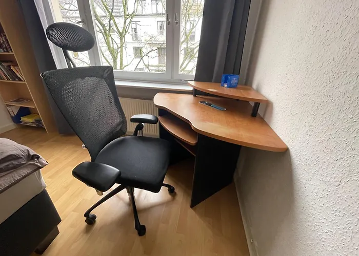 Apartment Zentral Gelegen Messe Zentrum Altstadt Dusseldorf